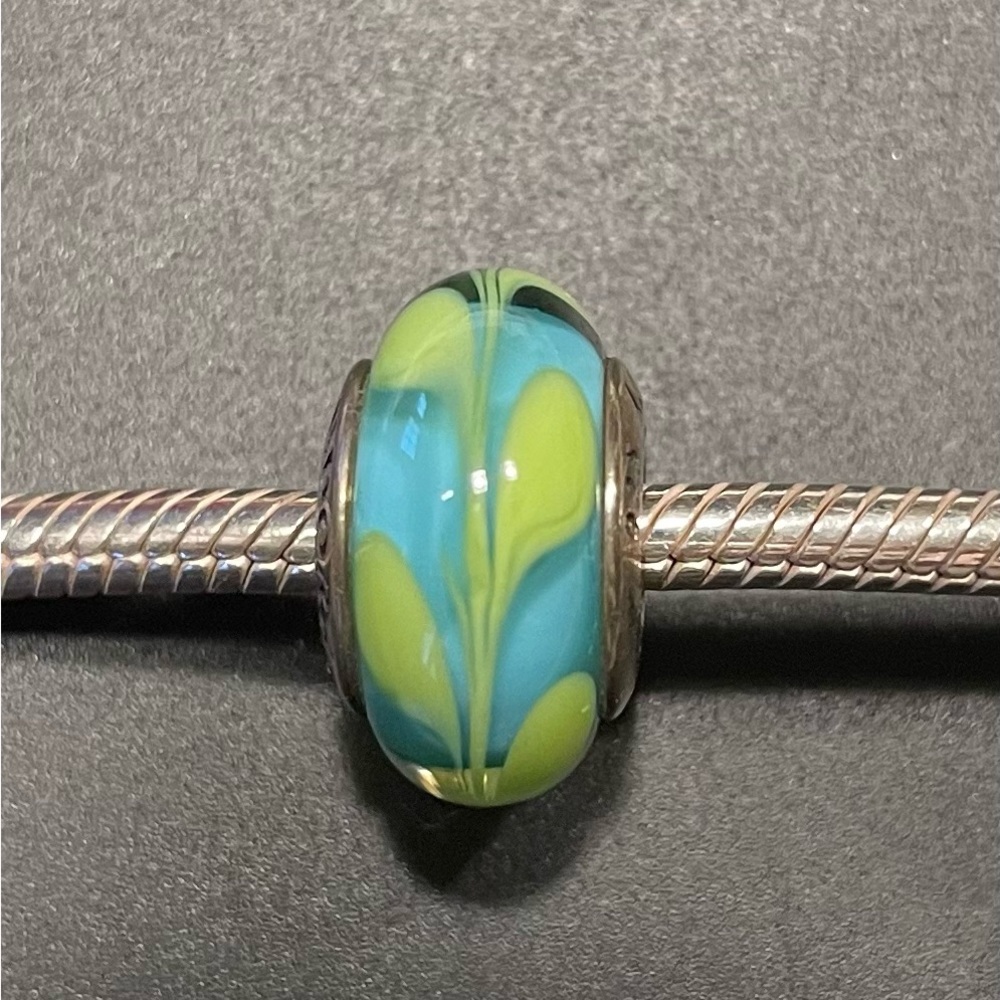 Pandora Glass charm